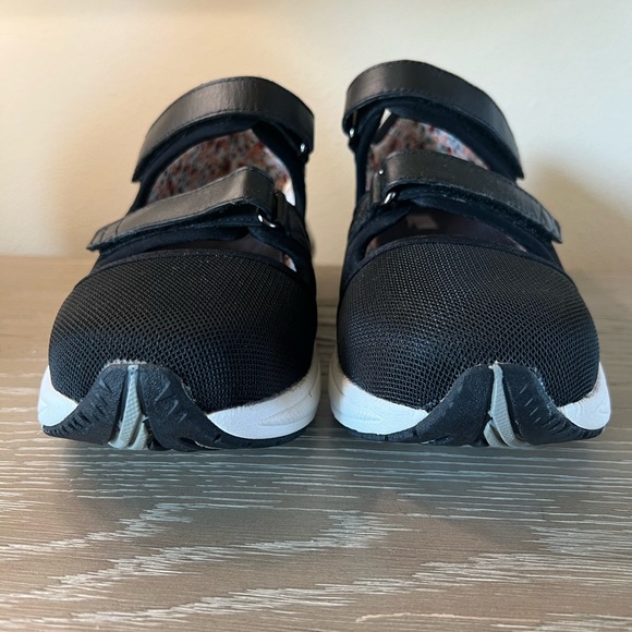 NWOT, Drew Solo Maryjane Double Strap Orthopedic Sneakers - Picture 6 of 10